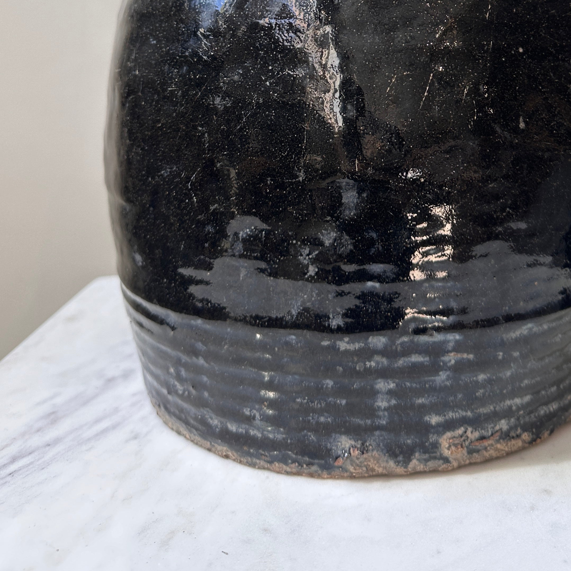 Vintage Chinese Black Ceramic Pot - 001