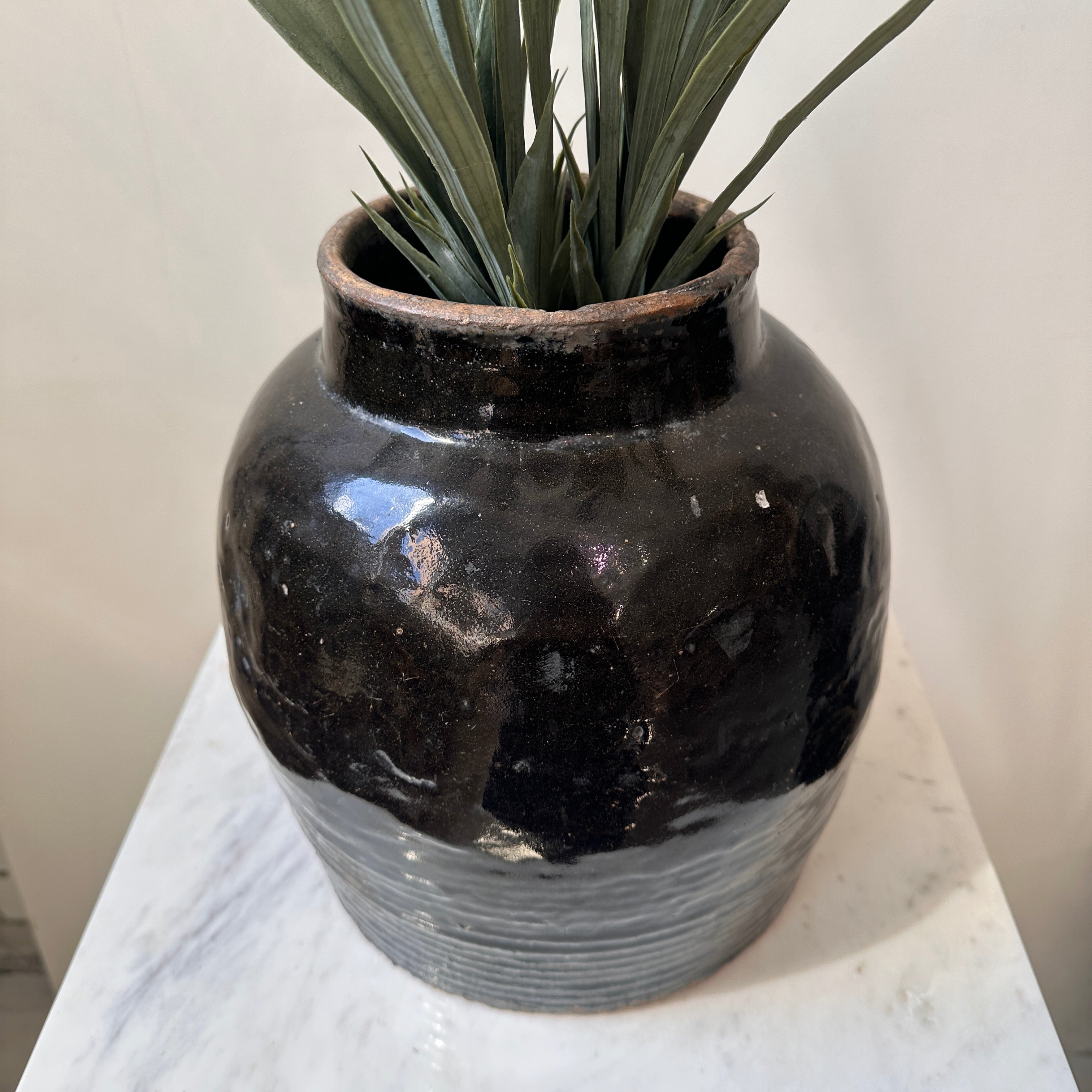 Vintage Chinese Black Ceramic Pot - 001