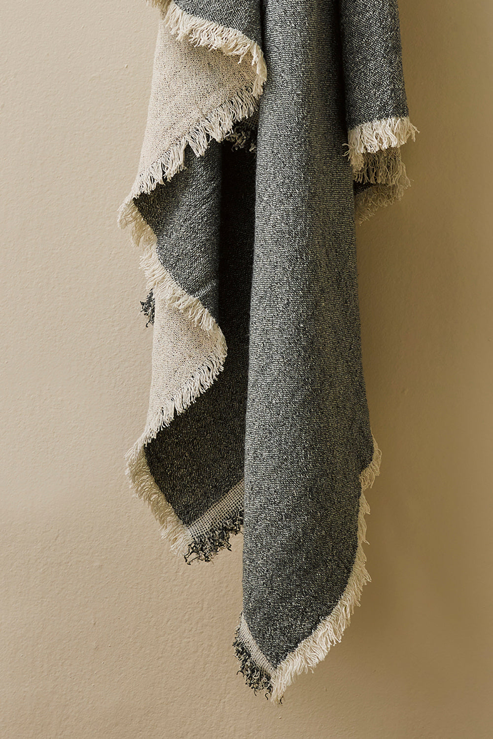 Rodwell and Astor - BAYA Papyrus Cotton Throw - Olive