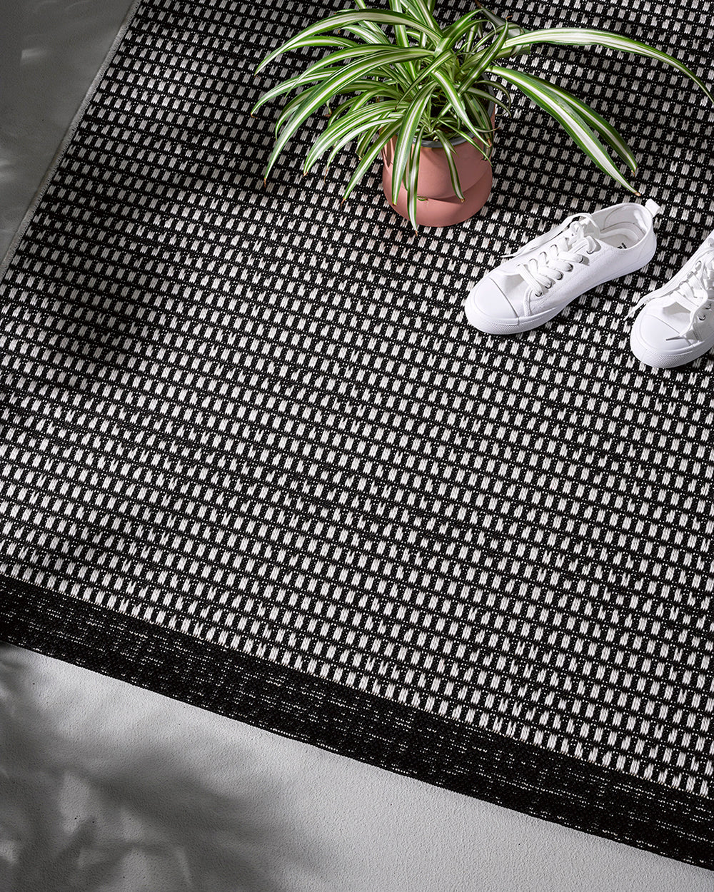 BAYA Flaxseed Outdoor Rug - Graphite